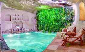 Ask-I Nare Cave Hotel Swimming Pool Hot & Spa